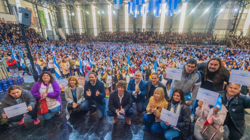 Juan Andreotti tomó la Promesa a la Bandera a 2.500 alumnos sanfernandinos