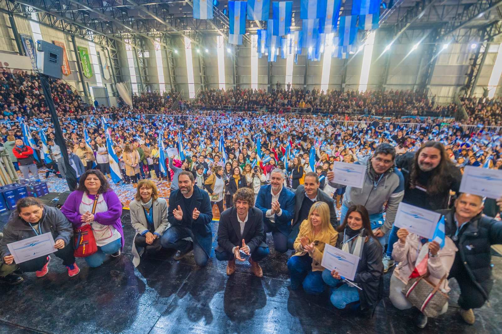 Juan Andreotti tomó la Promesa a la Bandera a 2.500 alumnos sanfernandinos