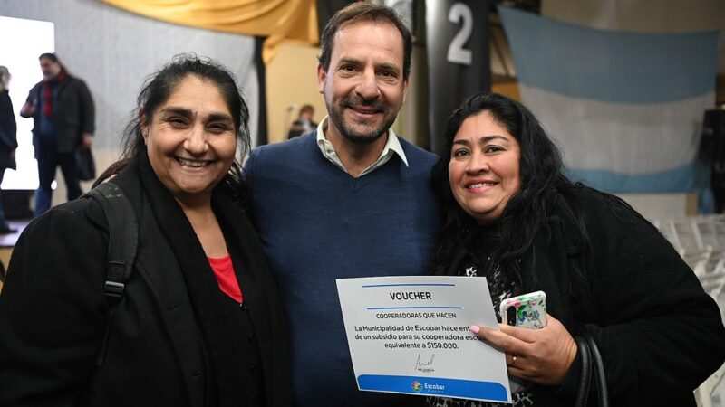 La Municipalidad de Escobar entregó subsidios a más de 100 cooperadoras educativas del distrito