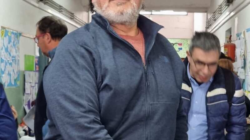 En Belén de Escobar ya votó el candidato a concejal Javier Rehl