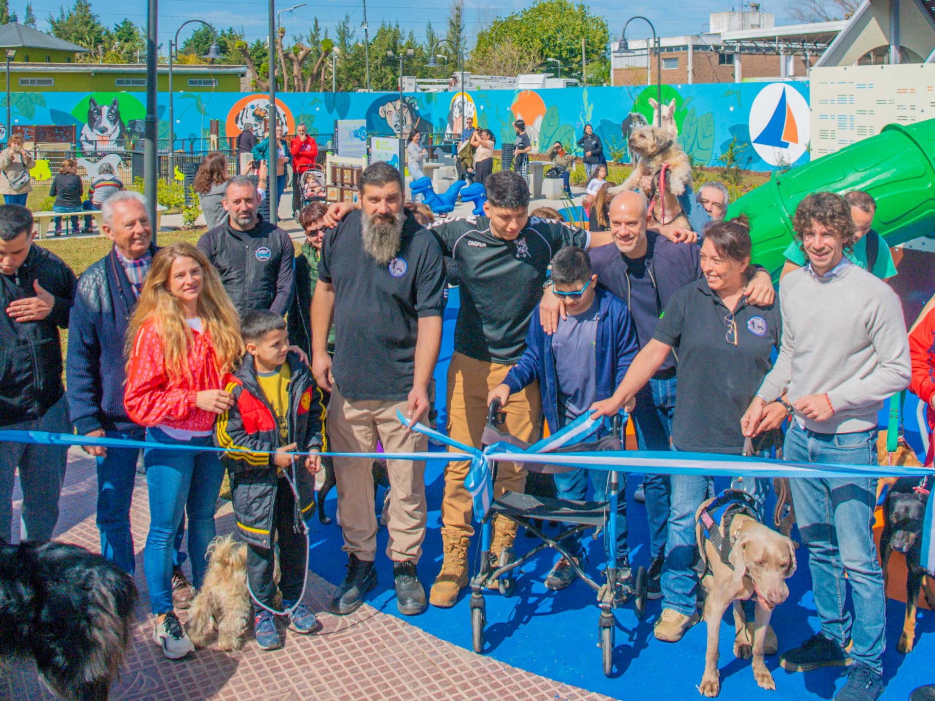 Juan Andreotti inauguró la nueva plaza “Bruno”, en homenaje a un perro héroe