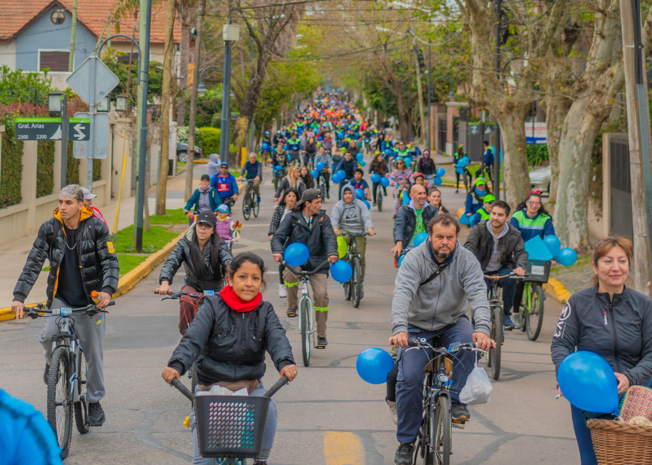 Miles de familias de San Fernando participaron de la Bicicleteada