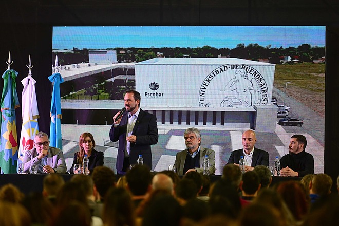 Ariel Sujarchuk y Daniel Filmus inauguraron el tercer Congreso Regional de Educación en Escobar