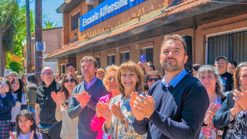 El Municipio de San Fernando acompañó la celebración de los 50 años de la Escuela Alfonsina Storni