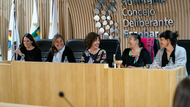 Se organizó un conversatorio sobre mujeres y climaterio