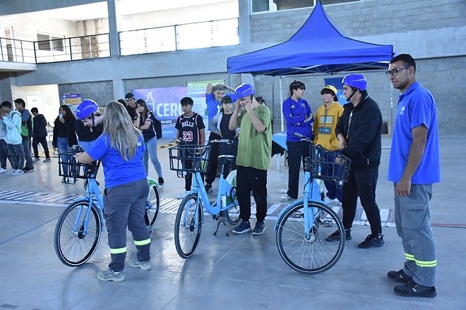 Se realizó una jornada de educación vial para adolescentes en el microestadio de Maquinista Savio