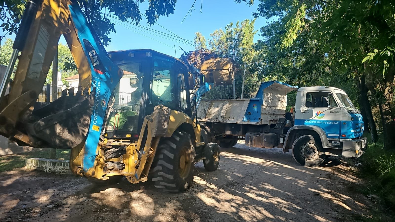 Espacio Público: la Municipalidad de Escobar sigue adelante con trabajos de bacheo, zanjeos y limpieza en distintas localidades del distrito