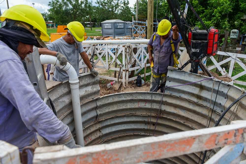 Continúan las obras de extensión de agua y cloacas en distintos barrios del partido de Escobar