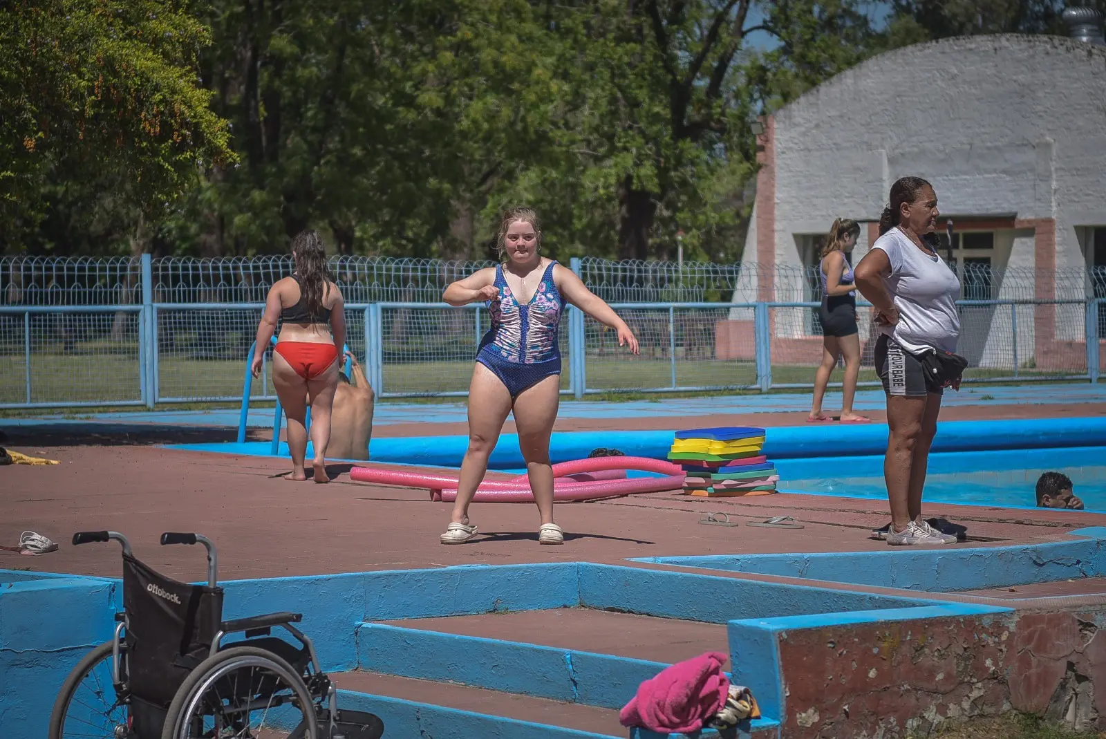 Actividades deportivas para personas con discapacidad en todos los polideportivos del distrito