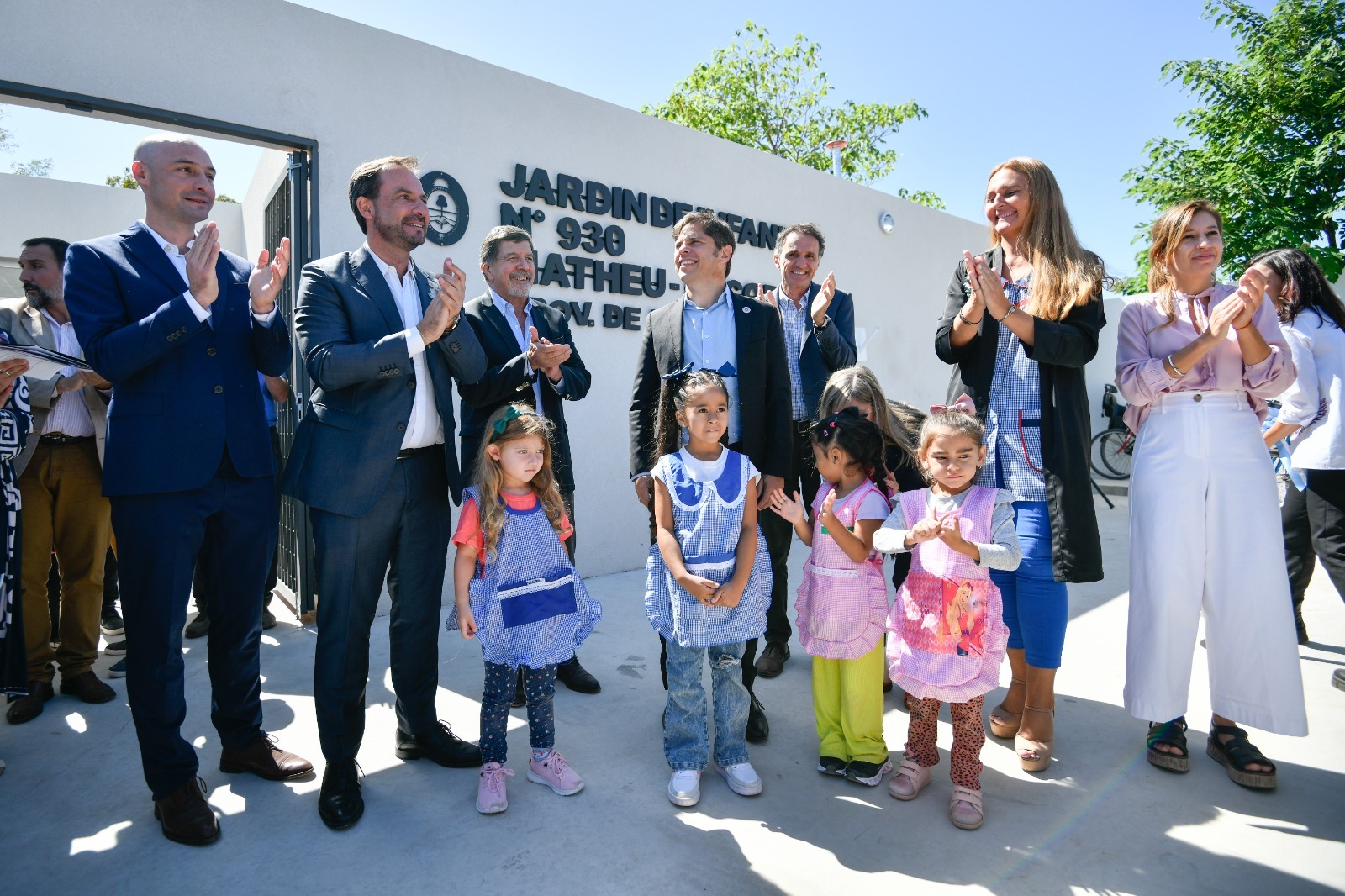 Ariel Sujarchuk y Axel Kicillof inauguraron un jardín de infantes y un Centro de Atención Primaria de la Salud en Matheu.