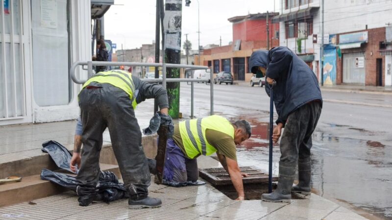 Hurlingham: todas las cuadrillas municipales realizan tareas de drenaje y limpieza