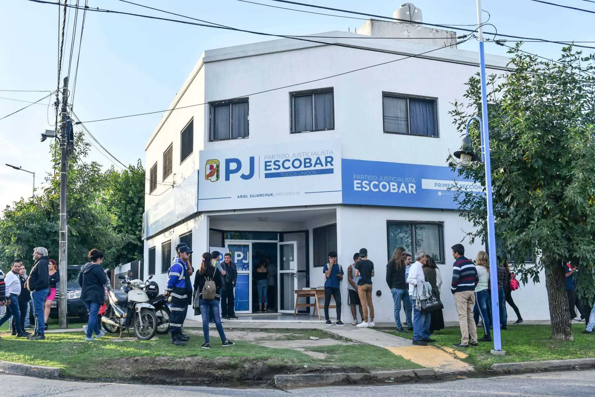 El PJ de Escobar repudia los despidos del gobierno de Milei