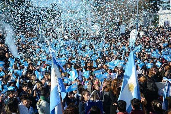 Vibrante Jura y Desfile por el Día de la Bandera y el 131° Aniversario de Garín