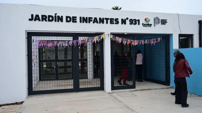 Emotivo primer día de clases en el nuevo Jardín 931 de Belén de Escobar 