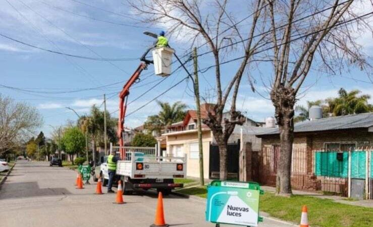 Hurlingham: Selci anunció que comenzó el recambio del Parque Lumínico