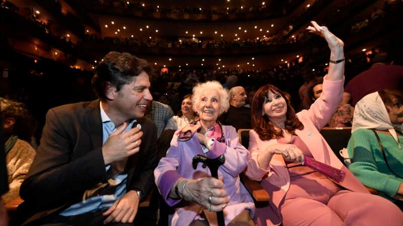 Axel Kicillof y Cristina Kirchner encabezaron emotivo homenaje a Estela de Carlotto