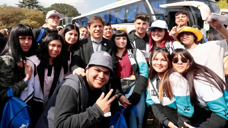 Kicillof presenta el curso de Banco provincia para alumnos/as de Escuelas Secundarias