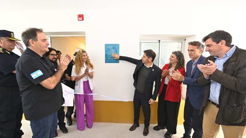 Kicillof inauguró la puesta en valor del edificio de sanidad de la Escuela de Policía Juan Vucetich
