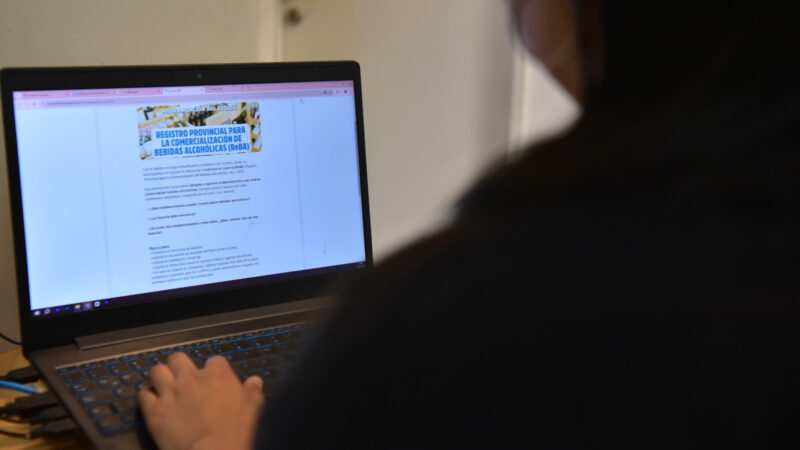Escobar suma más trámites online para comercios