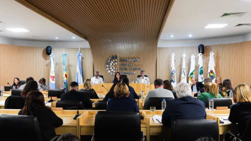 Más presupuesto en seguridad, salud y educación, y la eliminación de 50 tasas, los principales ejes del proyecto Fiscal Tributario 2025 de Escobar