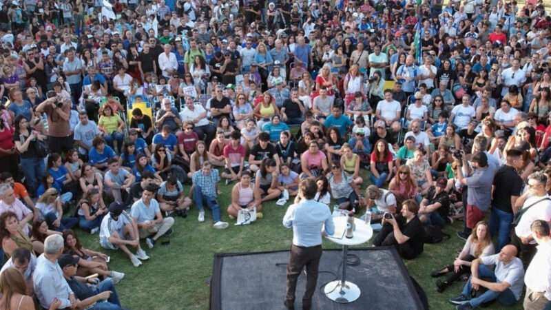 “Prohibido bajar los brazos”: Kicillof llamó a la militancia y la organización para construir una alternativa política en la provincia