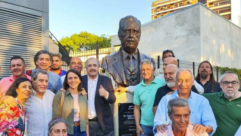 ALFONSÍN: “PARA RECUPERAR LA CONFIANZA DE LA SOCIEDAD DEBEMOS TENER UNA CONDUCTA EJEMPLAR”