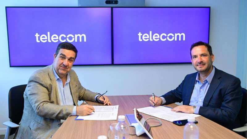 Convenio de la Municipalidad con Telecom para aumentar la cobertura y calidad de internet en 12 barrios de Belén de Escobar