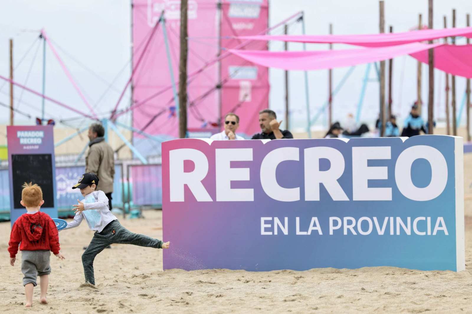 Alternativa en Papel - La Provincia inauguró paradores ReCreo en Miramar y  Villa Gesell para un verano bueno, bonito y bonaerense.