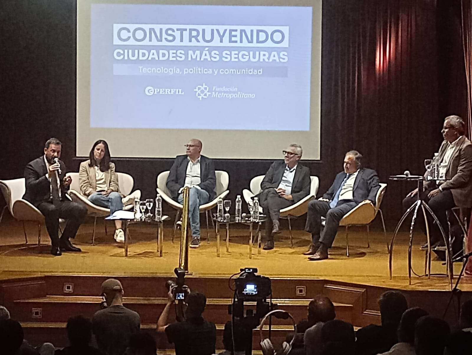 La seguridad como prioridad: intendentes y funcionarios debaten sobre estrategias y desafíos