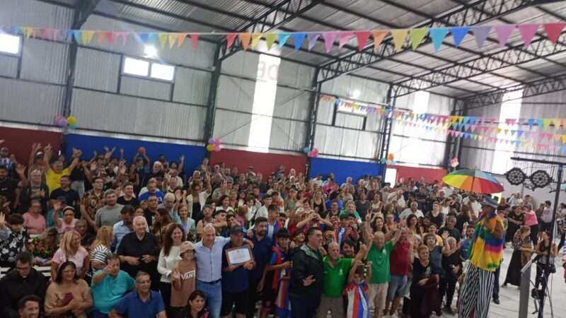El barrio 24 de Febrero festejó sus 40 años con la inauguración de un polideportivo municipal