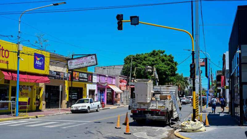 Plan integral de seguridad vial: nuevo semáforo en Belén de Escobar