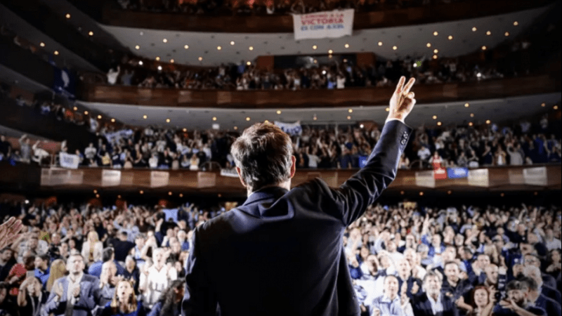 Axel Kicillof en el Teatro Argentino: ‘La unidad no es solo un frente electoral, sino una coalición de gobierno’