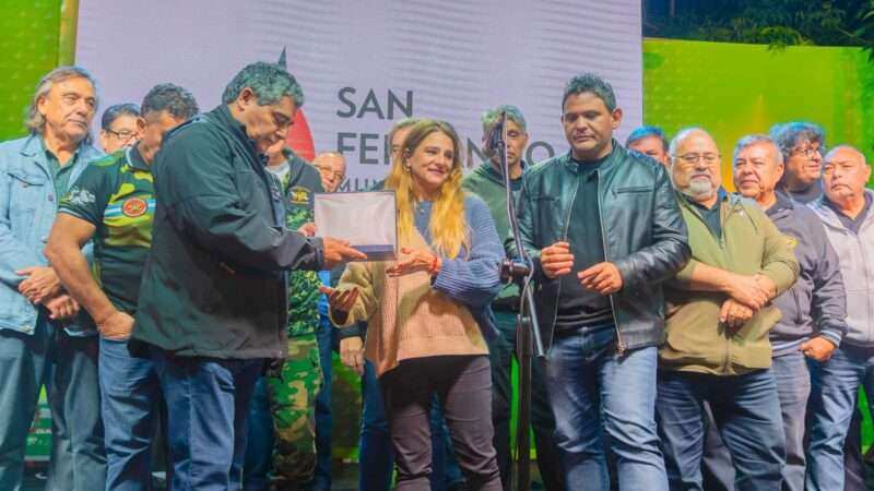 San Fernando homenajeó a Héroes de Malvinas con un acto y una vigilia que cerró Yuyo Gonzalo