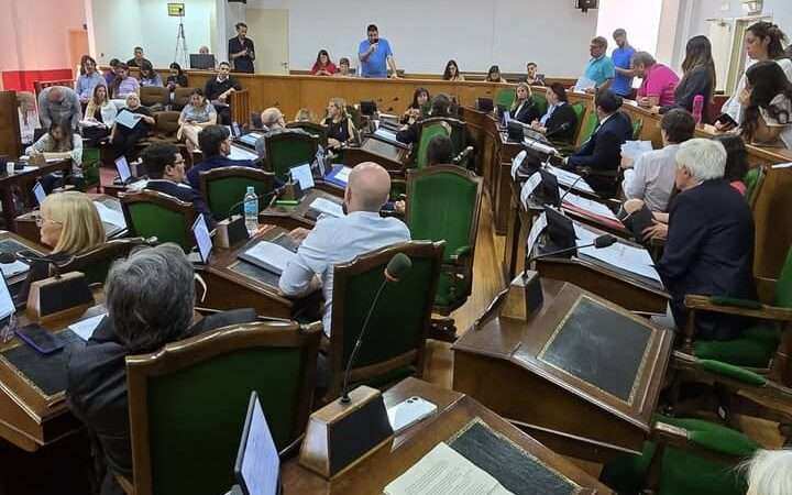 HCD de Vicente López: denuncias por despidos, homenaje a un militante y reclamos por difamaciones
