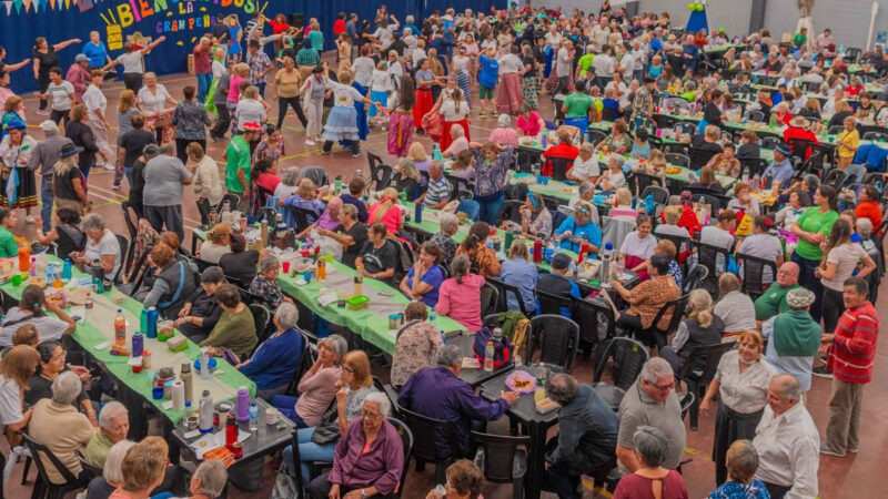 Personas Mayores de los Polis y Centros de Jubilados de San Fernando festejaron con un nuevo gran baile