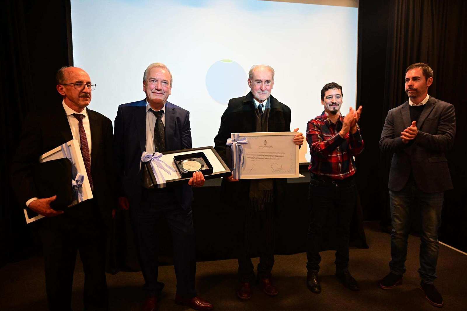 Homenaje a tres referentes de la medicina escobarense: una vida dedicada al cuidado de los demás
