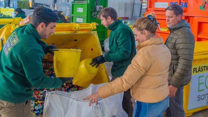 San Fernando recicló otros 7.000Kg de tapitas plásticas y papeles para ayudar al Hospital Garrahan