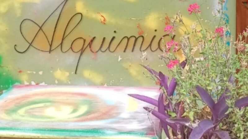 Rita Frank, la escritora que convierte Maschwitz en un imán artístico con su espacio Alquimia