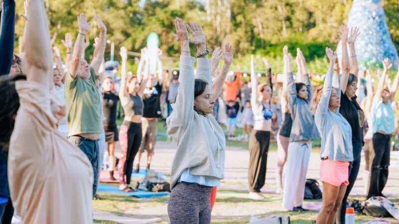 Escobar celebra el Día Internacional del Yoga con una jornada de bienestar y conexión natural