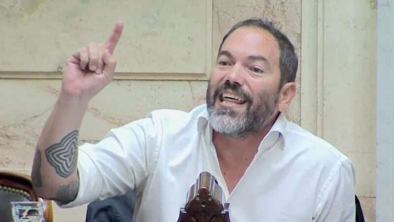 Matías Molle: “No quieren a Cristina compitiendo, por eso la proscriben con un fallo cantado”