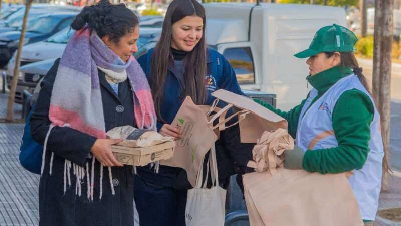 San Fernando entregó más bolsas reutilizables parapromover que no se usen bolsas plásticas