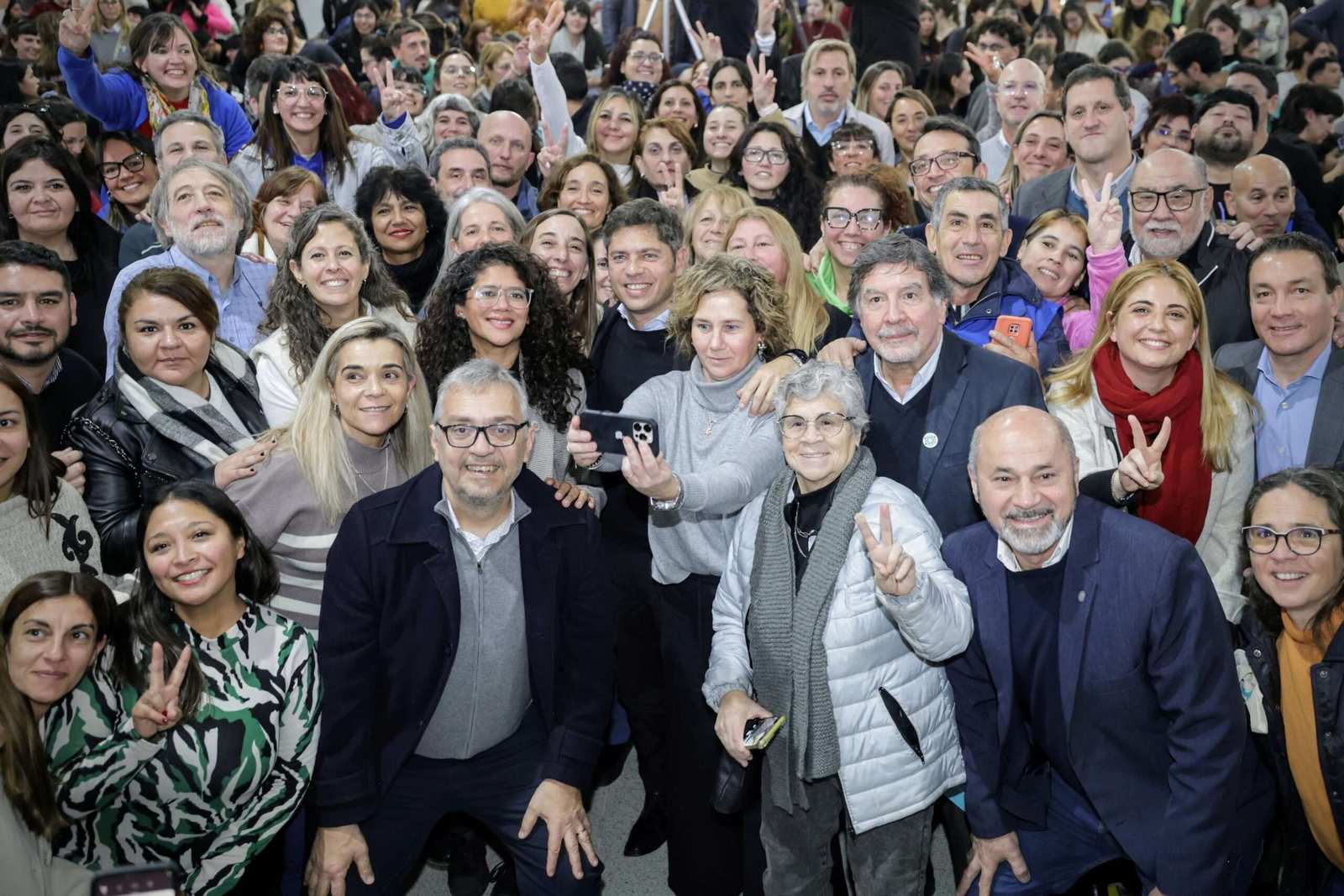 Kicillof encabezó la apertura del primer seminario provincial sobre Centros Socioeducativos y Comunitarios
