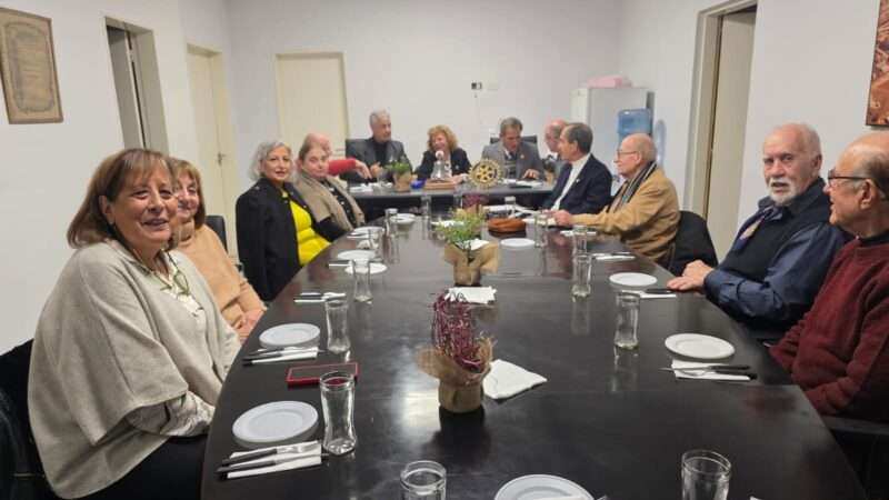 Rotary Club de Escobar: Cambio de Autoridades y Nuevos Desafíos para el Año Rotario 2025/2026