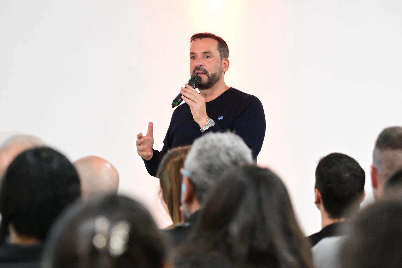 Ariel Sujarchuk encabezó un encuentro en defensa de la educación pública