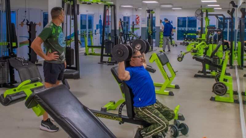 Juan Andreotti presentó la ampliación y renovación delGimnasio de musculación del Poli N°3