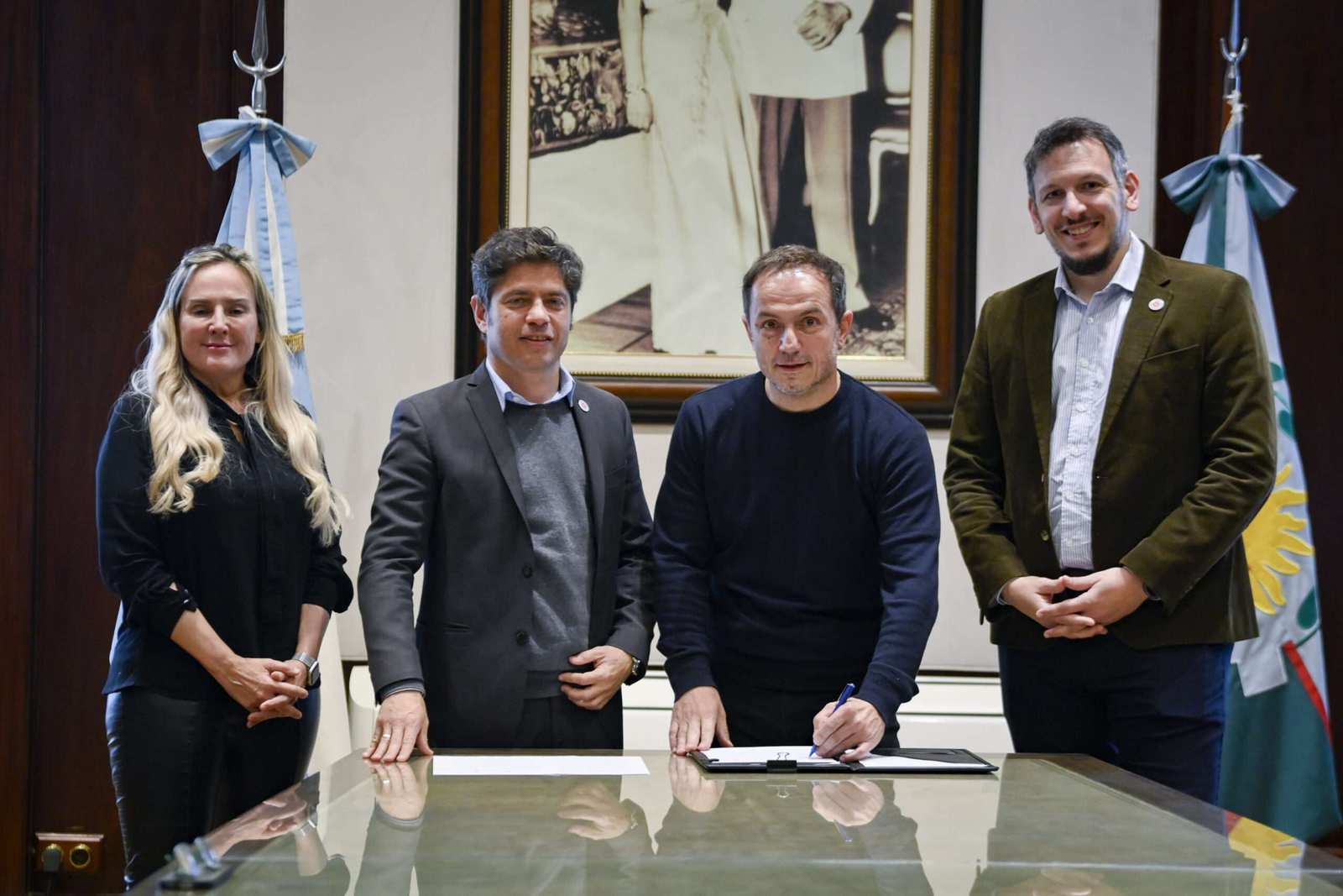 Kicillof y Cuattromo firmaron convenios con municipios para la compra de bienes de capital