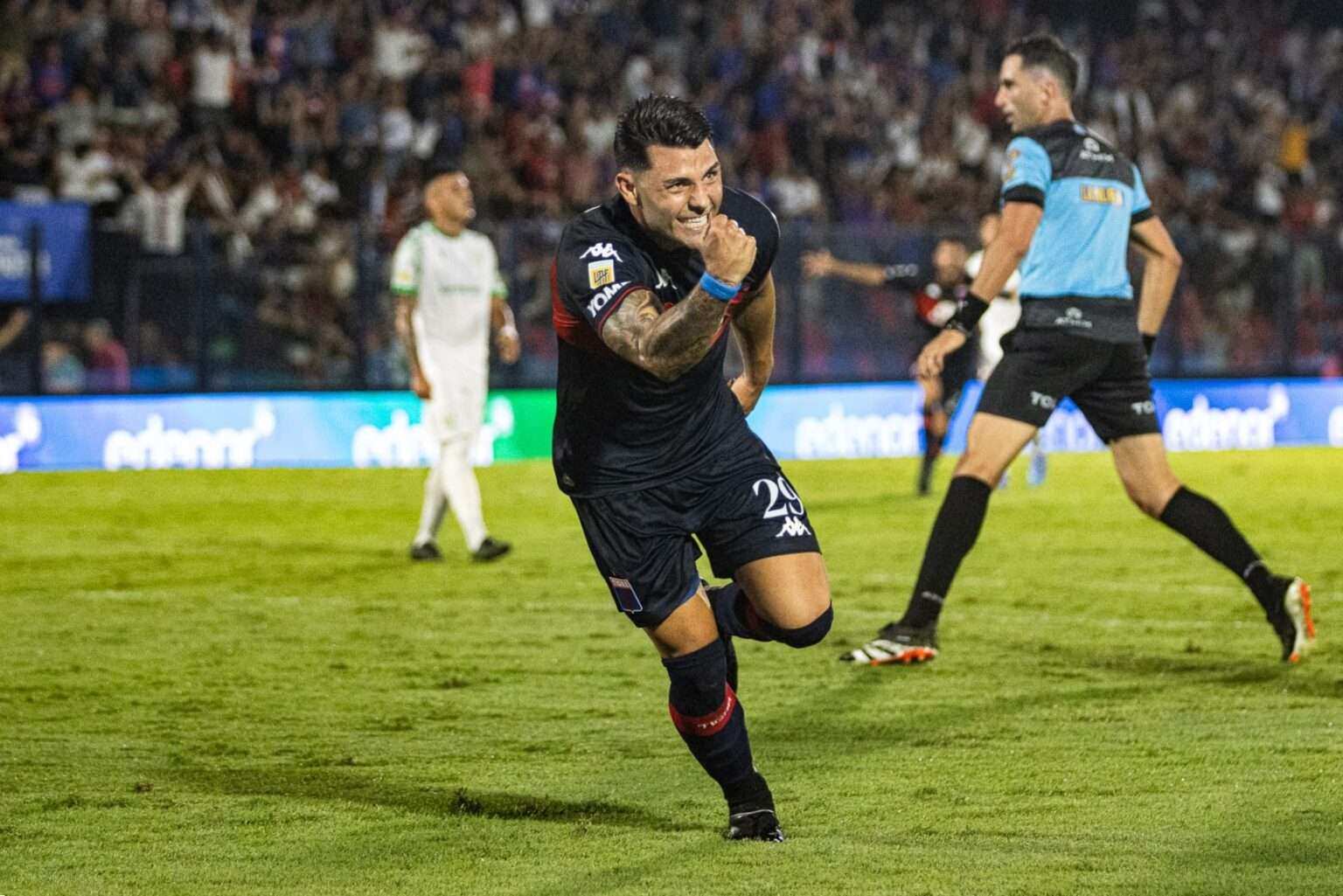 Tigre quiere rugir en el Sur: visita a Banfield para seguir prendido en el Clausura
