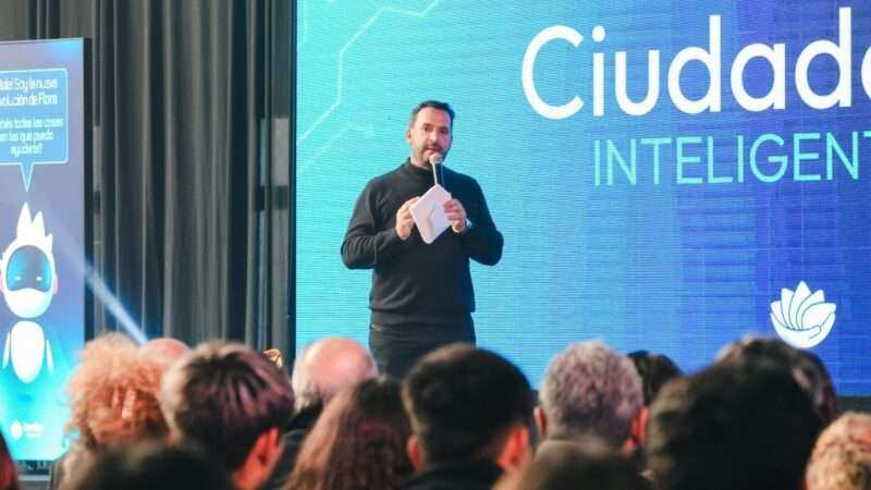 “Mañana es hoy”: Sujarchuk publicó un libro sobre IA y es elegido uno de los 30 alcaldes más innovadores de América Latina