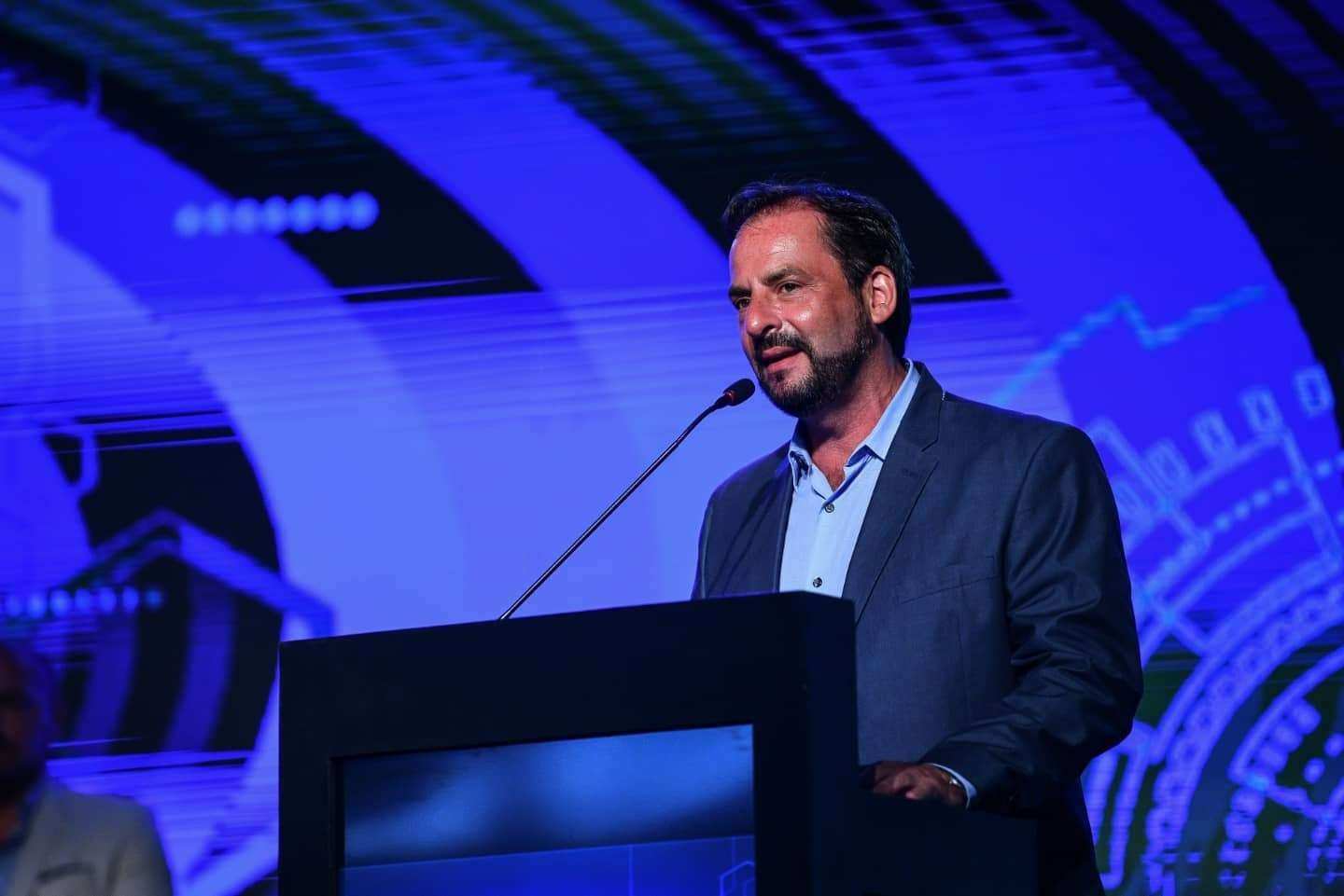 Ariel Sujarchuk: “El gobierno nacional está ejecutando un verdadero industricidio en la Argentina”.