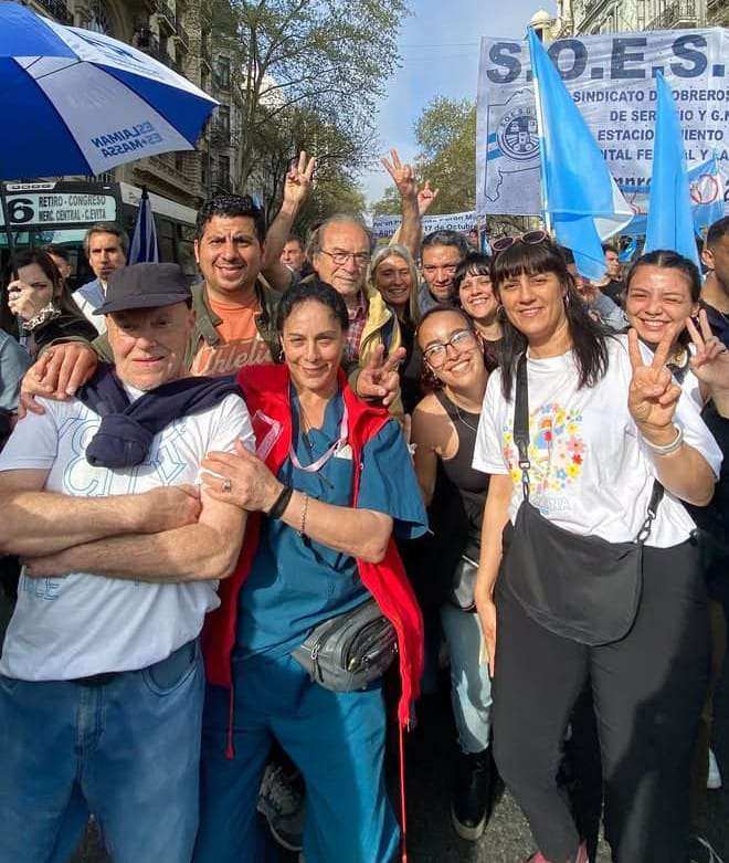 El Frente Renovador de Vicente López marchó contra los vetos de Milei en defensa de la educación pública